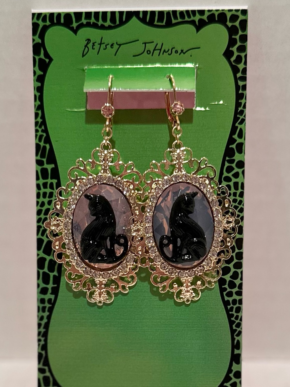 Betsey Johnson NWT Black Cat Lever Back Earrings
